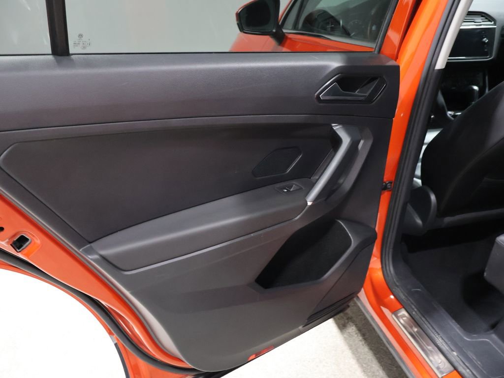 Used 2018 Volkswagen Tiguan SEL Premium w/ 3rd Row Seat Package image 20