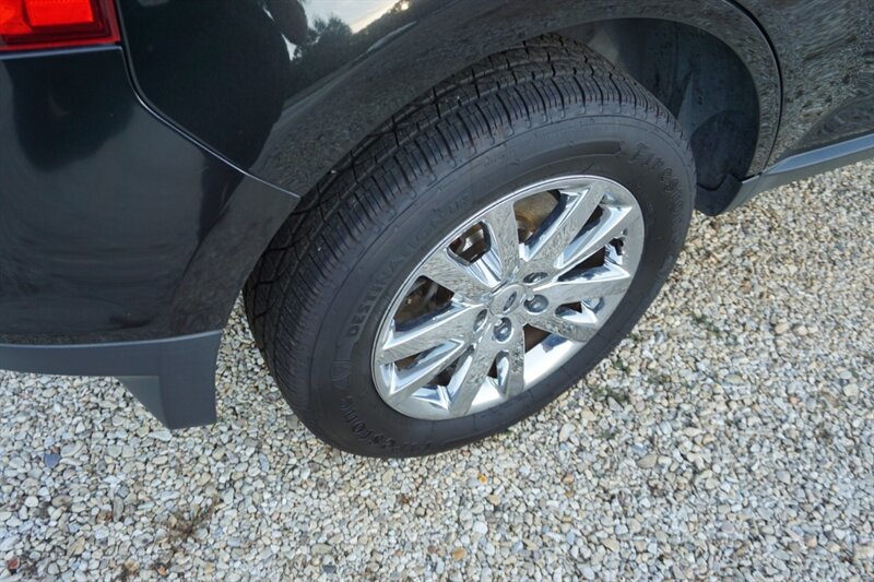 Used 2012 Ford Edge Limited w/ Driver Entry Pkg FWD image 40