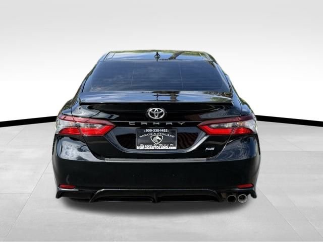 Used 2023 Toyota Camry SE w/ Convenience Package image 5