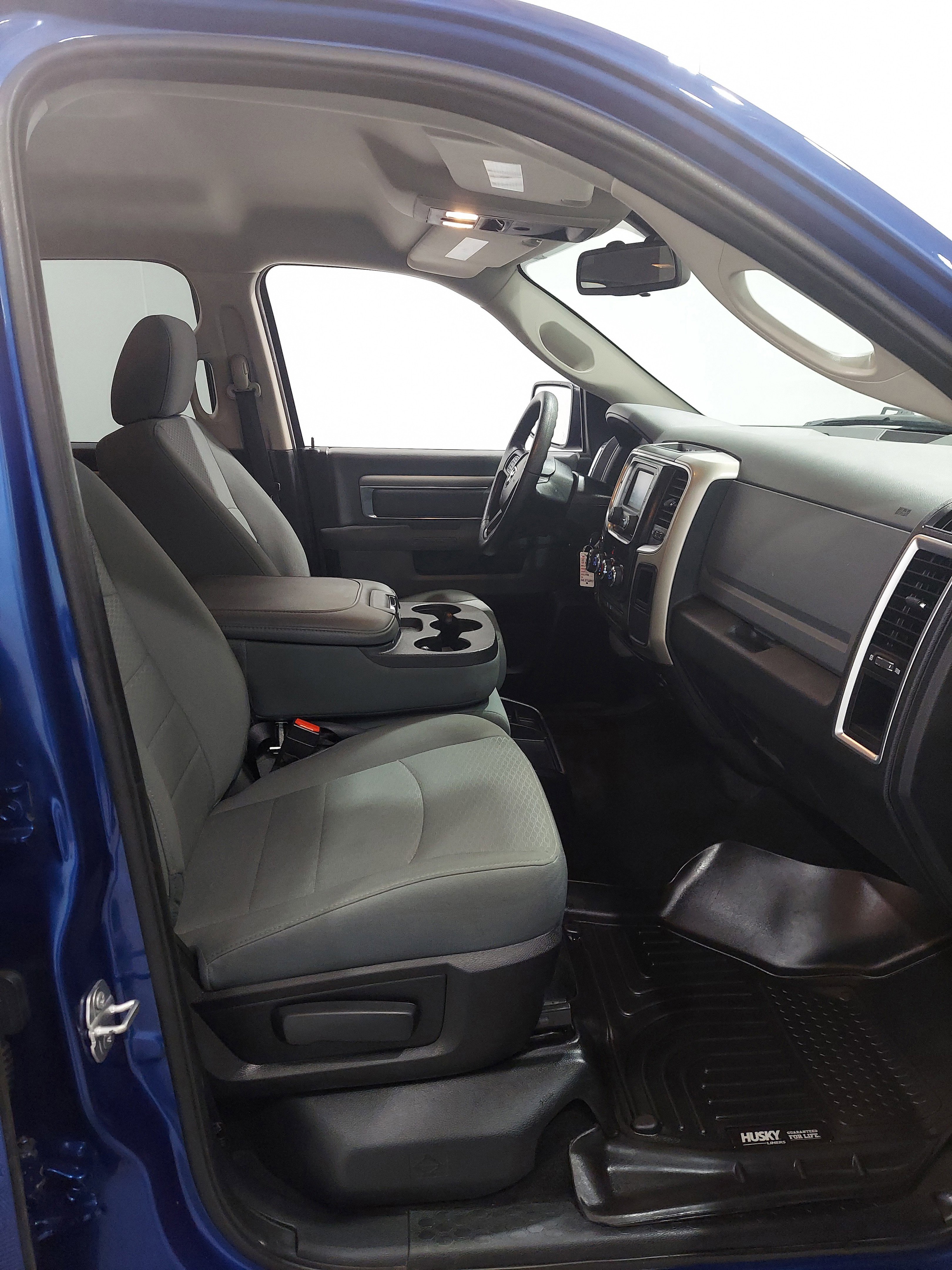 Used 2016 RAM 1500 Classic SLT AWD/4WD image 17