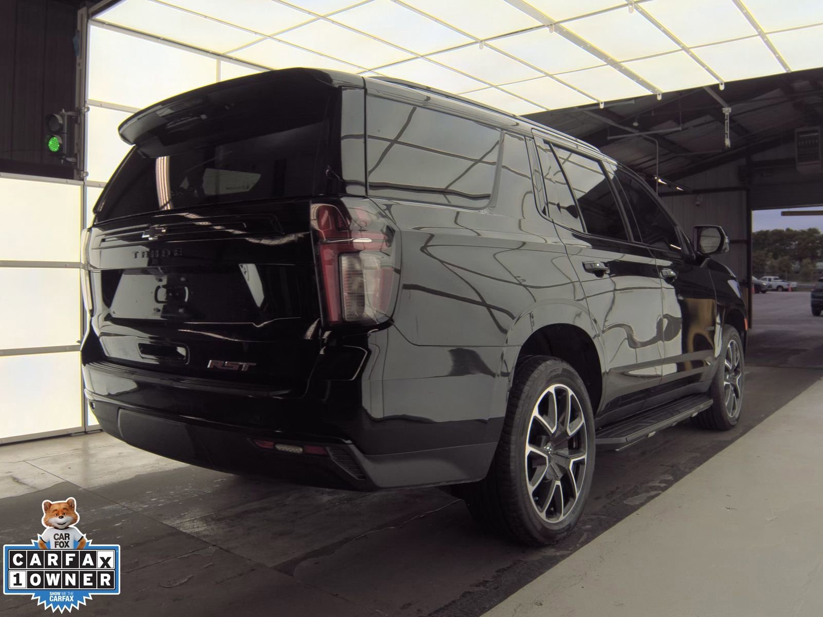 Used 2023 Chevrolet Tahoe RST w/ Luxury Package image 2