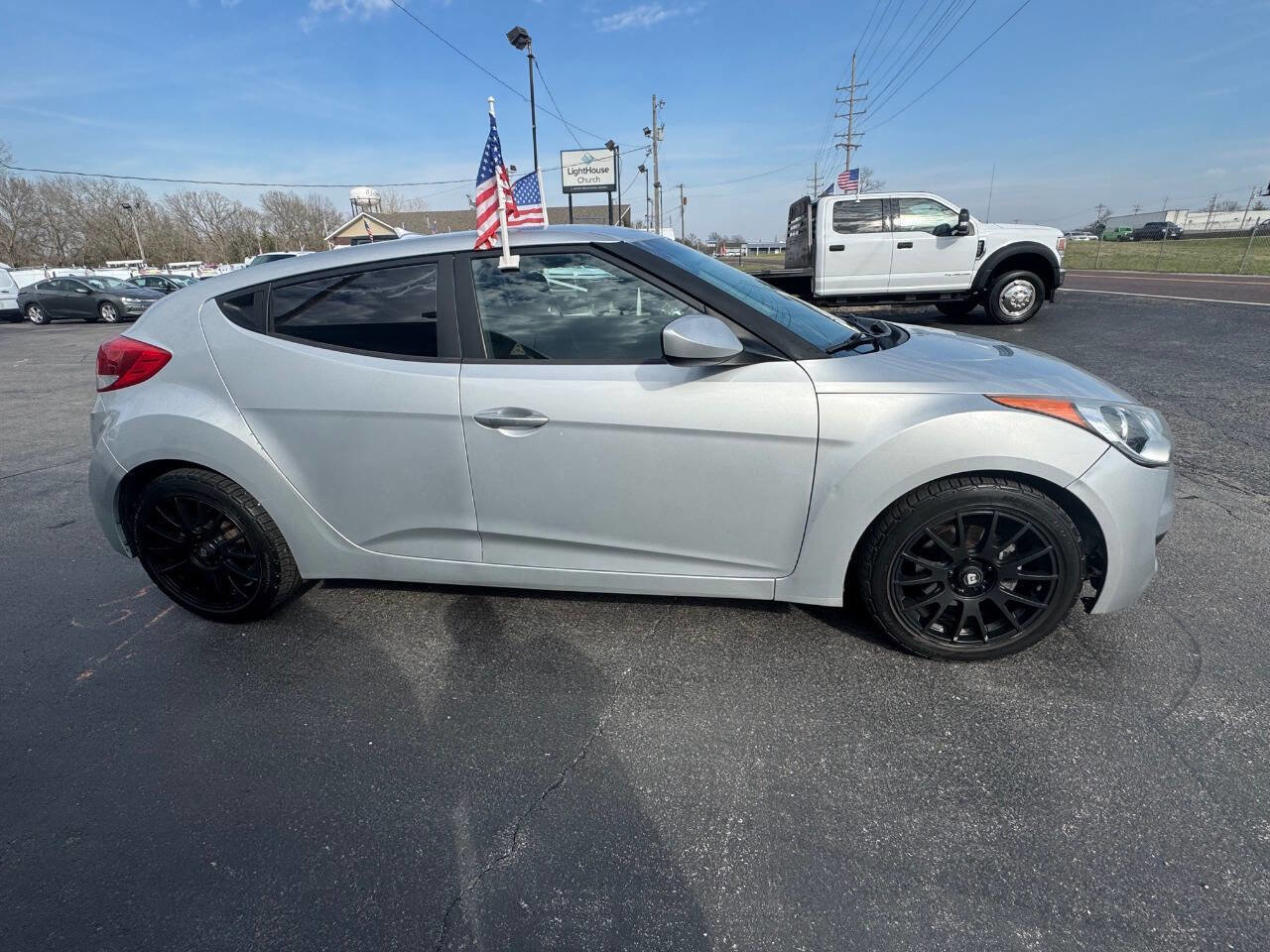 Used 2015 Hyundai Veloster image 5
