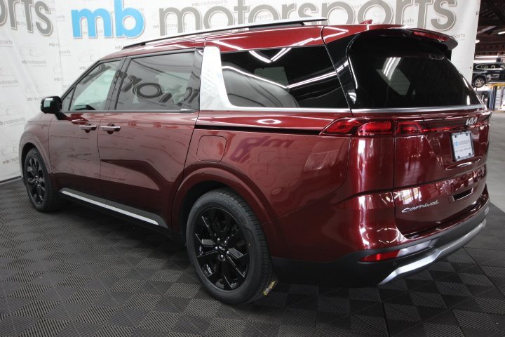Used 2022 Kia Carnival SX image 3