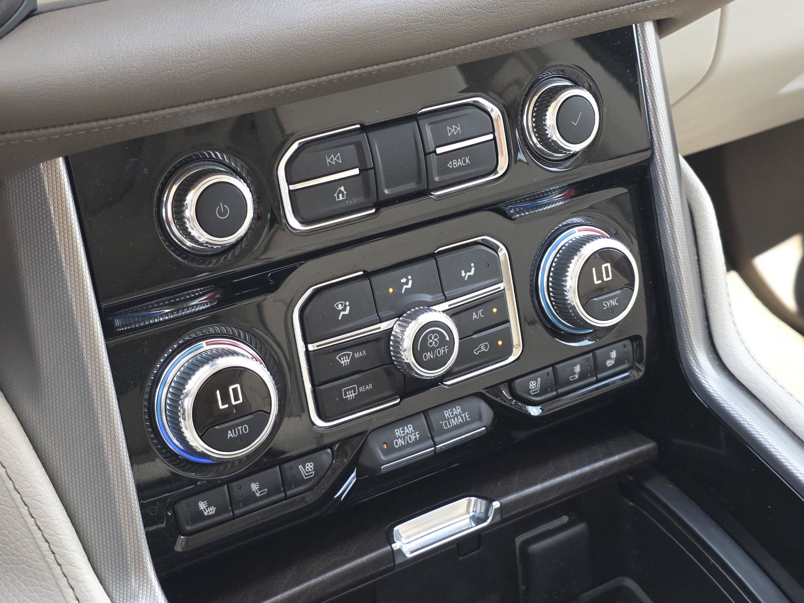 Used 2023 GMC Yukon XL Denali RWD image 27