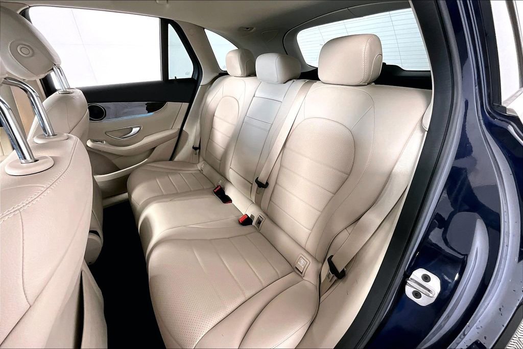 Used 2022 Mercedes-Benz GLC 300 w/ Premium Package Lite image 26