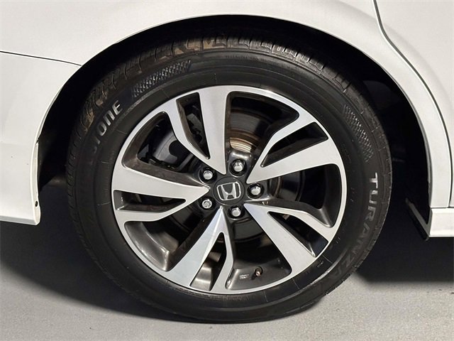 Certified 2022 Honda Odyssey Touring image 12