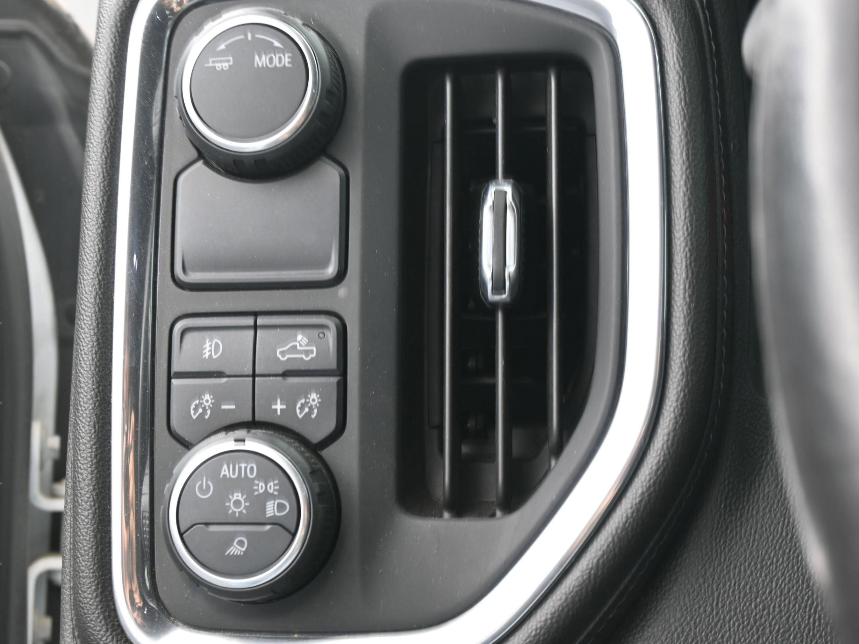 Used 2020 Chevrolet Silverado 1500 RST w/ Texas Edition image 43