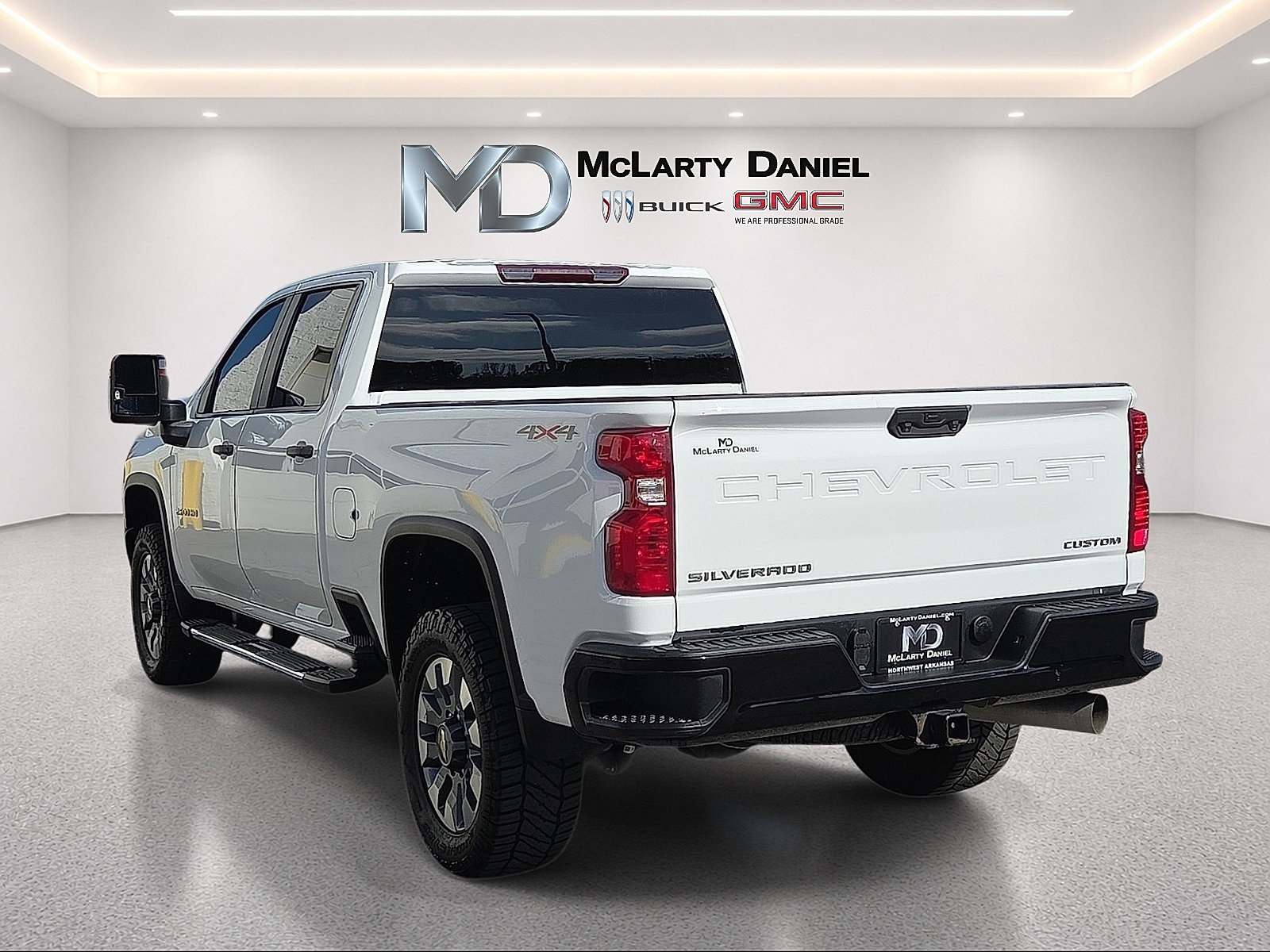 Used 2023 Chevrolet Silverado 2500 Custom w/ Custom Value Package AWD/4WD image 13