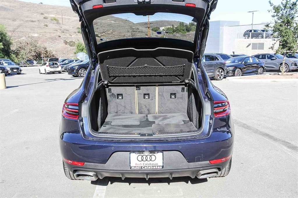 Used 2018 Porsche Macan image 25