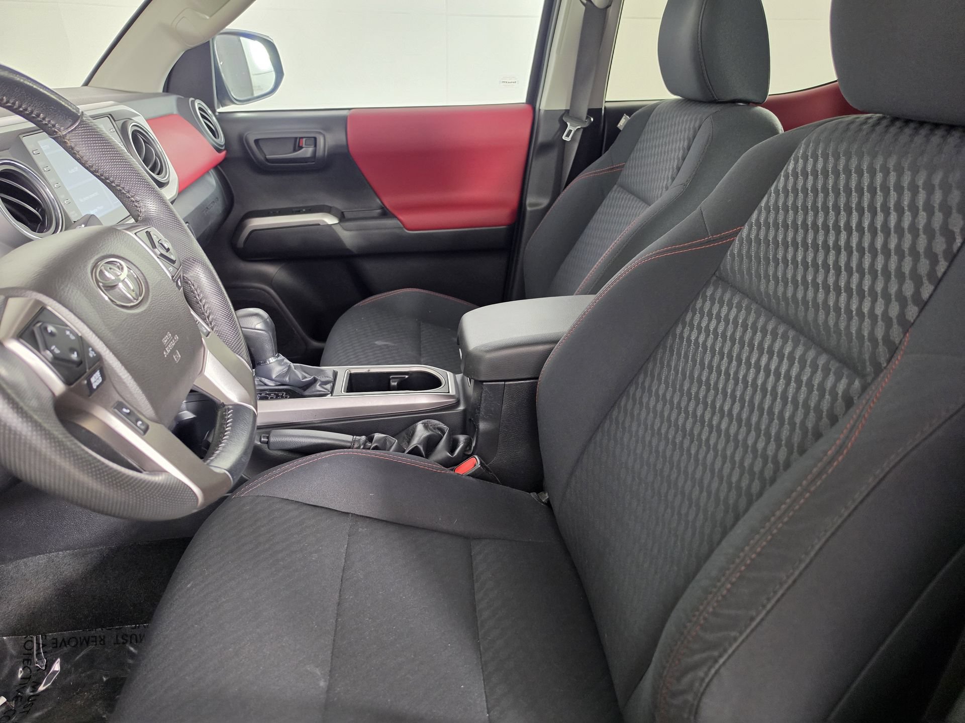 Used 2023 Toyota Tacoma SR5 AWD/4WD image 3