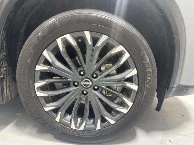 Used 2024 Nissan Rogue Platinum image 4