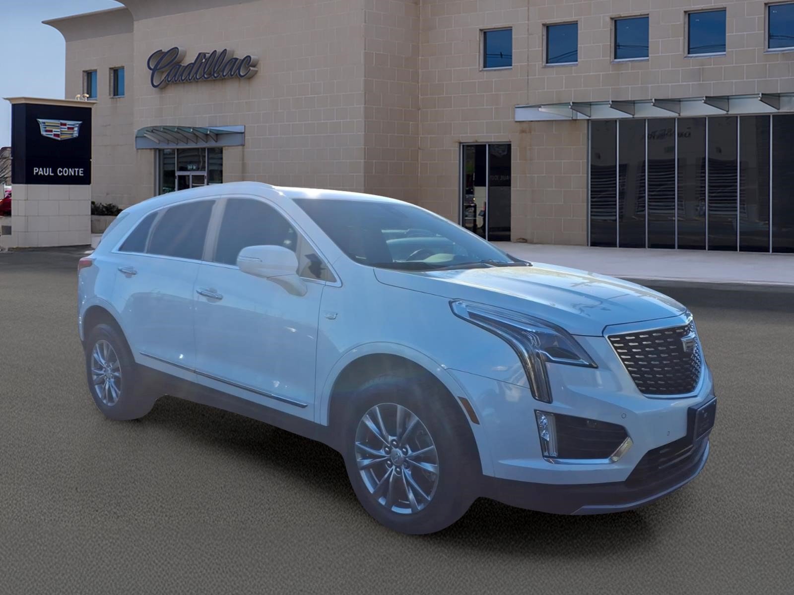 Certified 2023 Cadillac XT5 Premium Luxury FWD image 3
