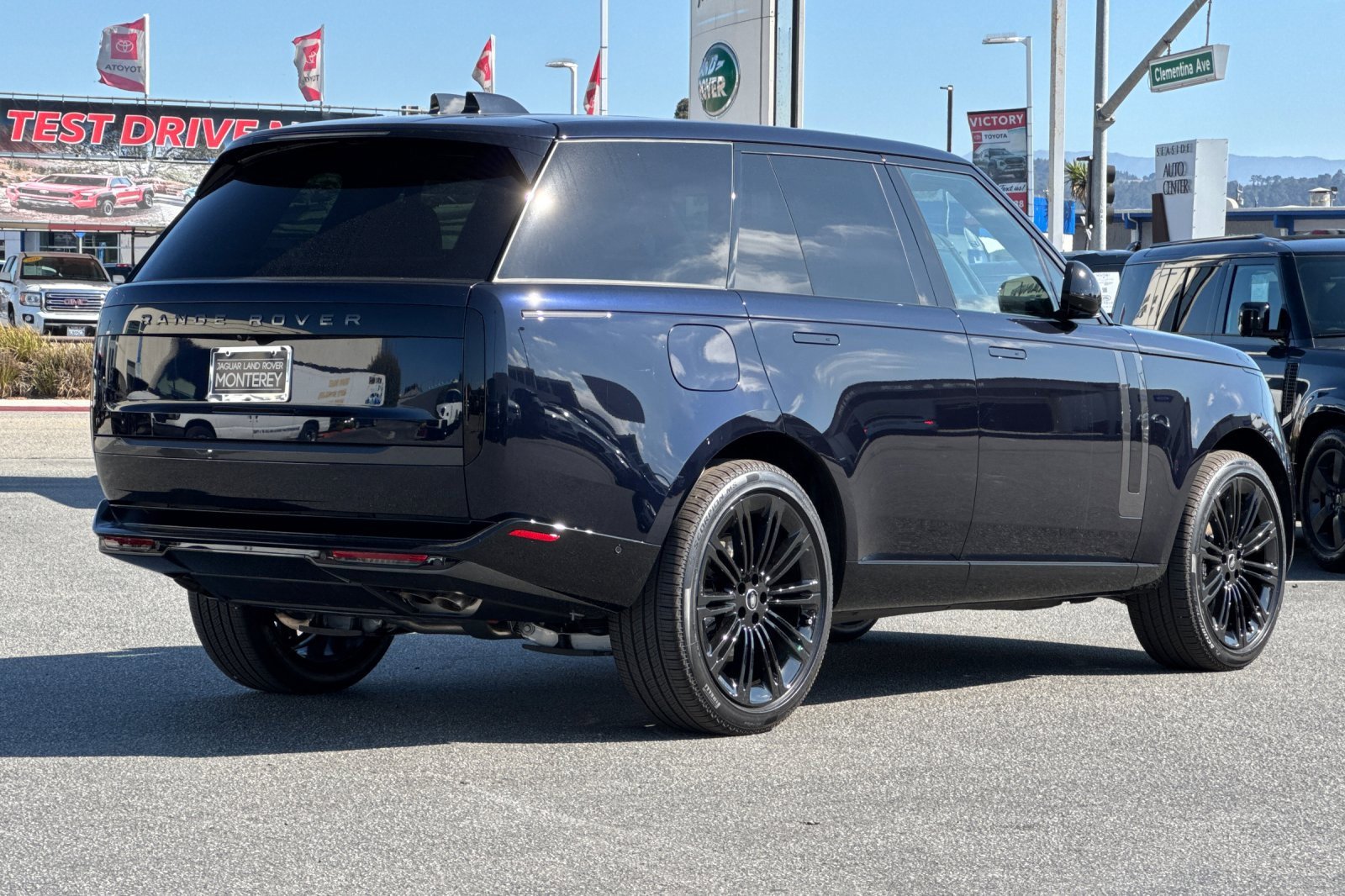 New 2025 Land Rover Range Rover SE image 5