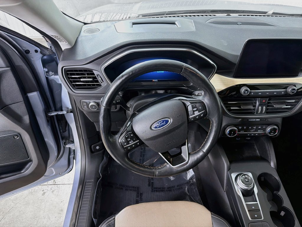 Used 2022 Ford Escape Titanium w/ Titanium Elite Package AWD/4WD image 23