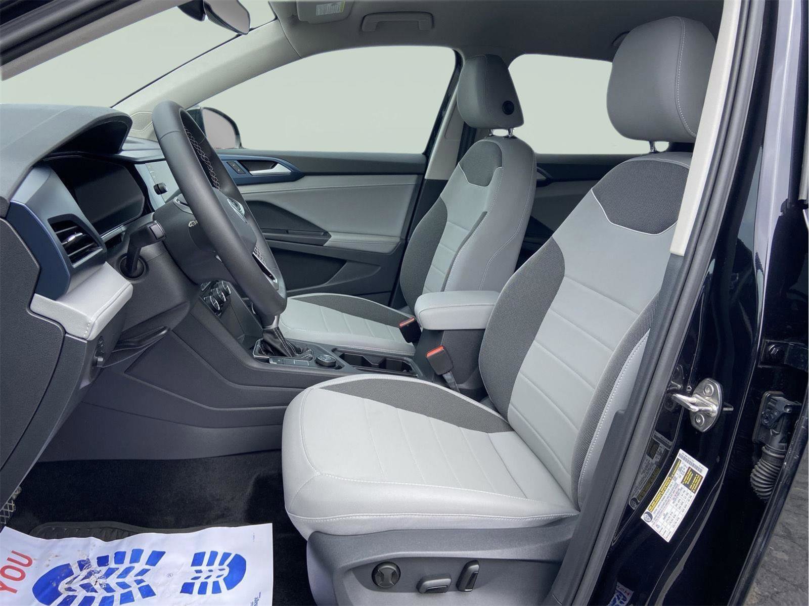 Used 2024 Volkswagen Taos SE image 17
