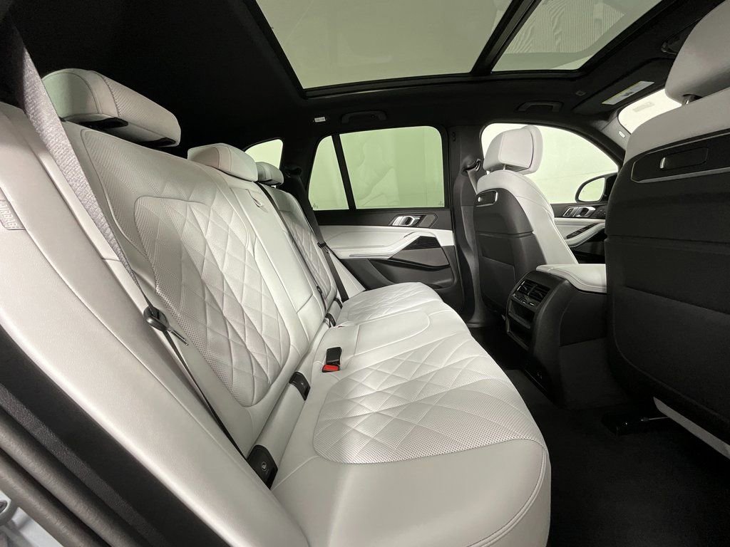 Used 2026 BMW X5 M60i w/ M Sport Professional Package image 23