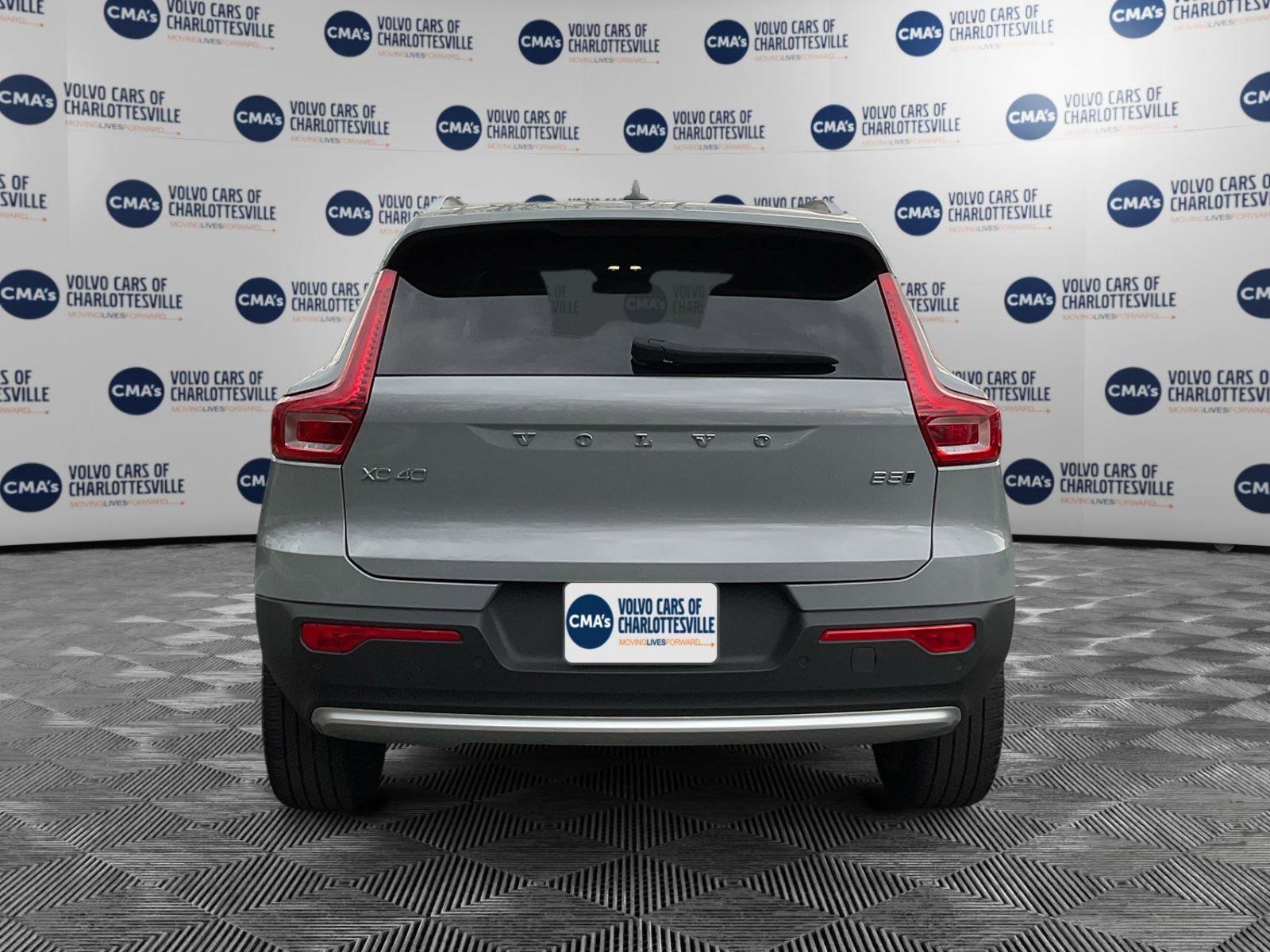 Certified 2025 Volvo XC40 B5 Plus image 4