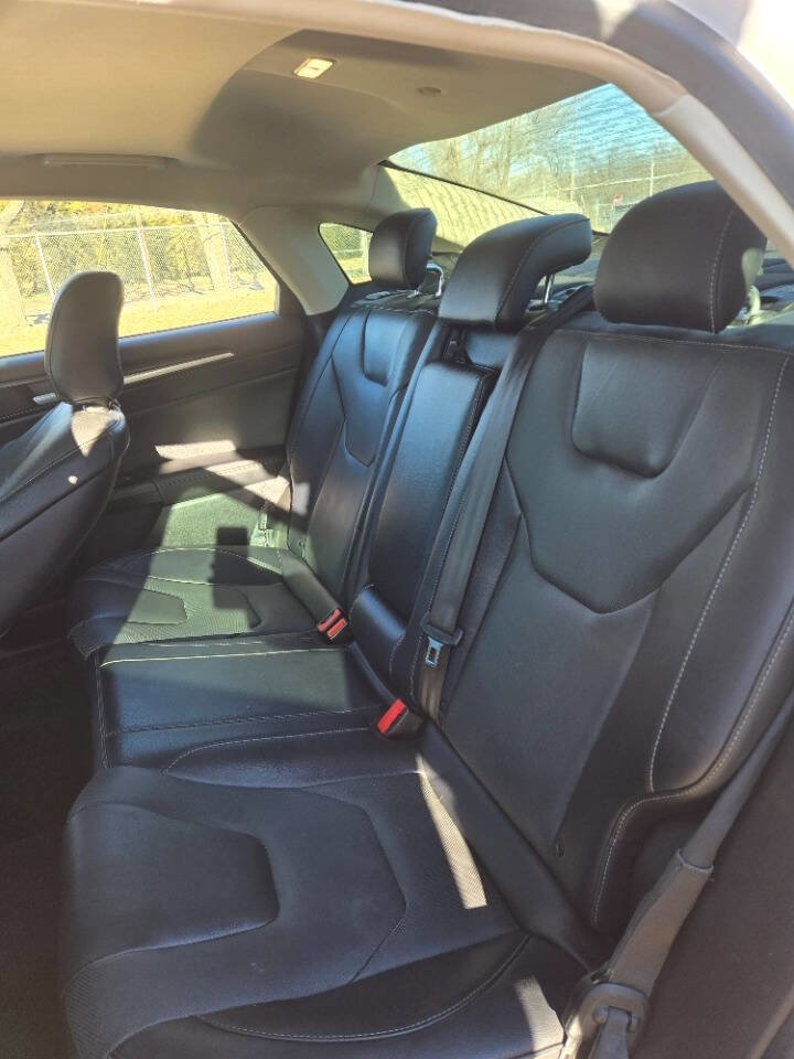 Used 2019 Ford Fusion Titanium FWD image 10
