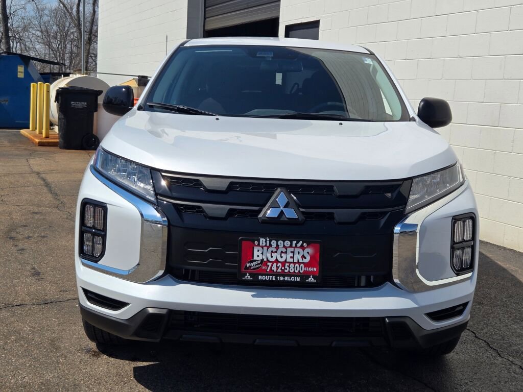 Used 2026 Mitsubishi Outlander Sport LE AWD/4WD image 2