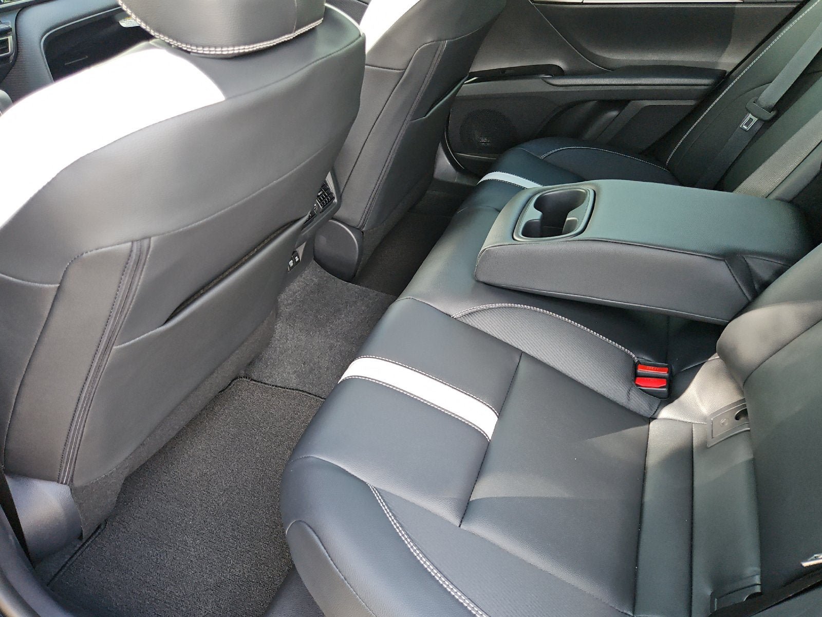 New 2026 Toyota Camry SE FWD image 10