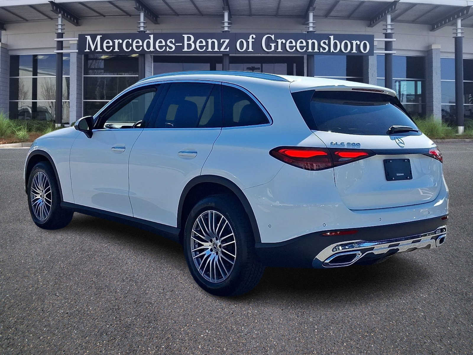 Certified 2026 Mercedes-Benz GLC 300 4MATIC image 4