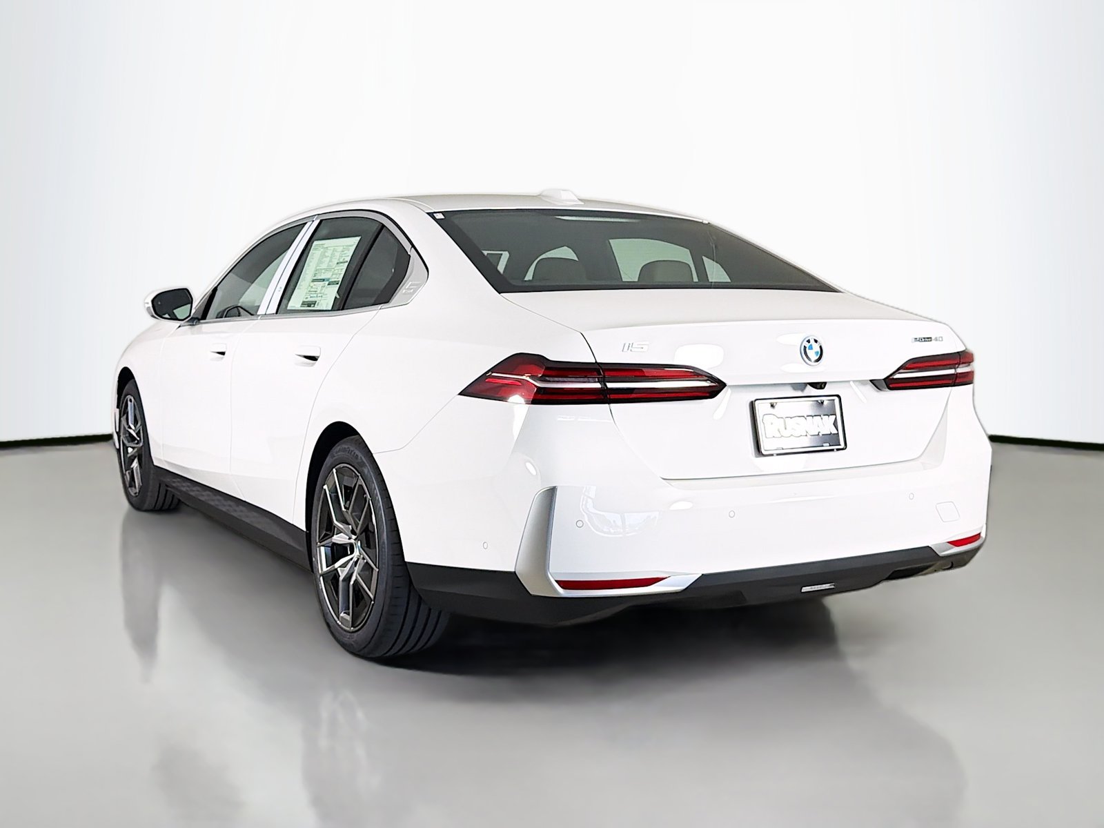 New 2027 BMW i5 eDrive40 RWD image 5