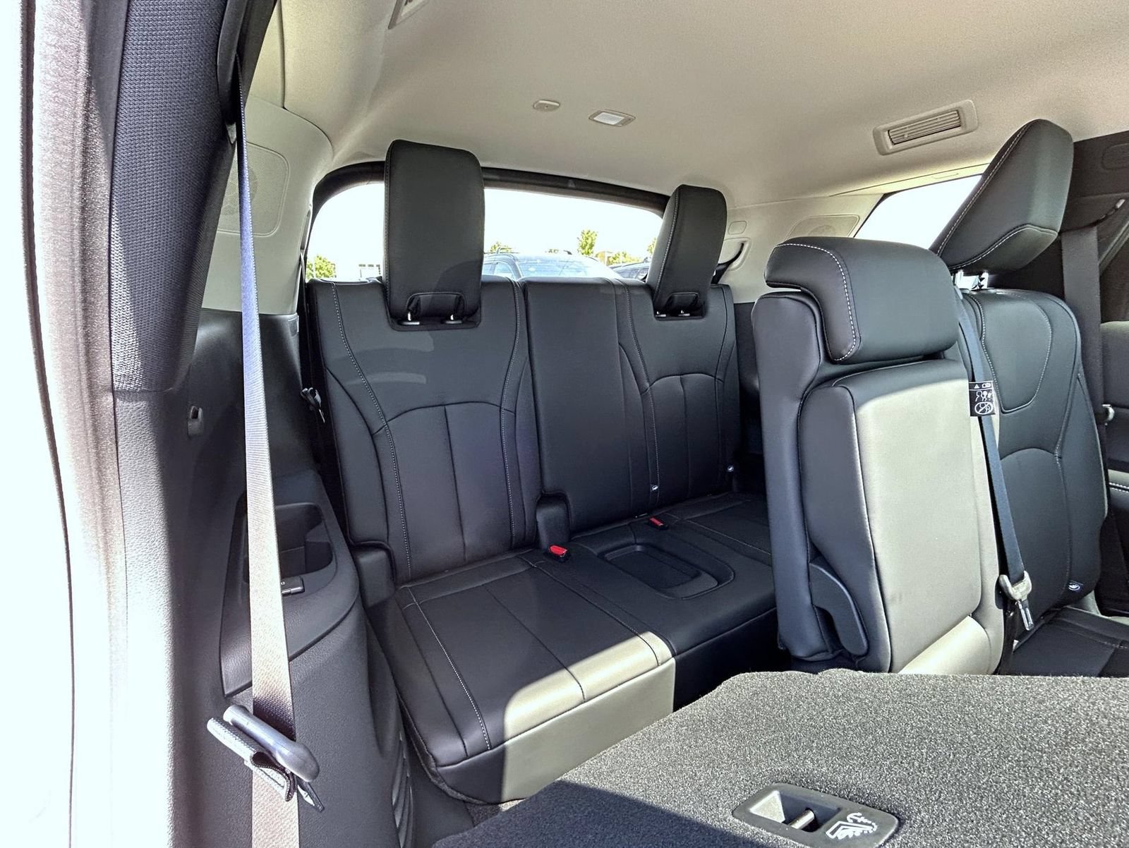 New 2027 INFINITI QX60 Luxe w/ Cargo Package AWD/4WD image 19