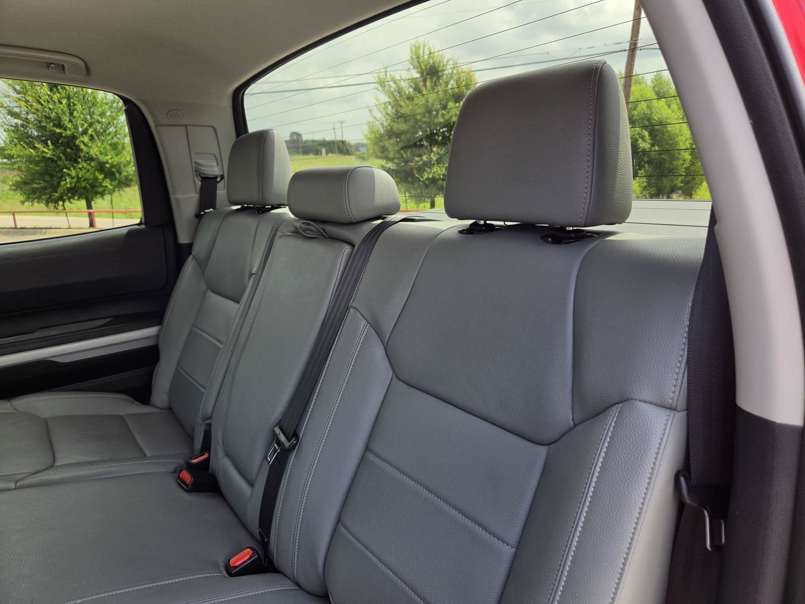 Used 2021 Toyota Tundra SR5 w/ SR5 Leather Package AWD/4WD image 30