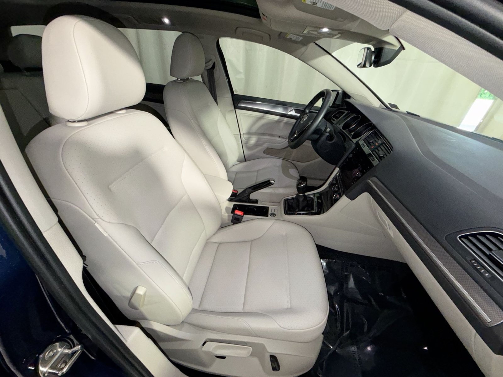 Used 2019 Volkswagen Golf Alltrack SE AWD/4WD image 25