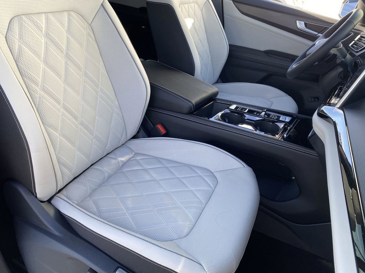 New 2026 Volkswagen Atlas Cross Sport SEL Premium R-Line image 7