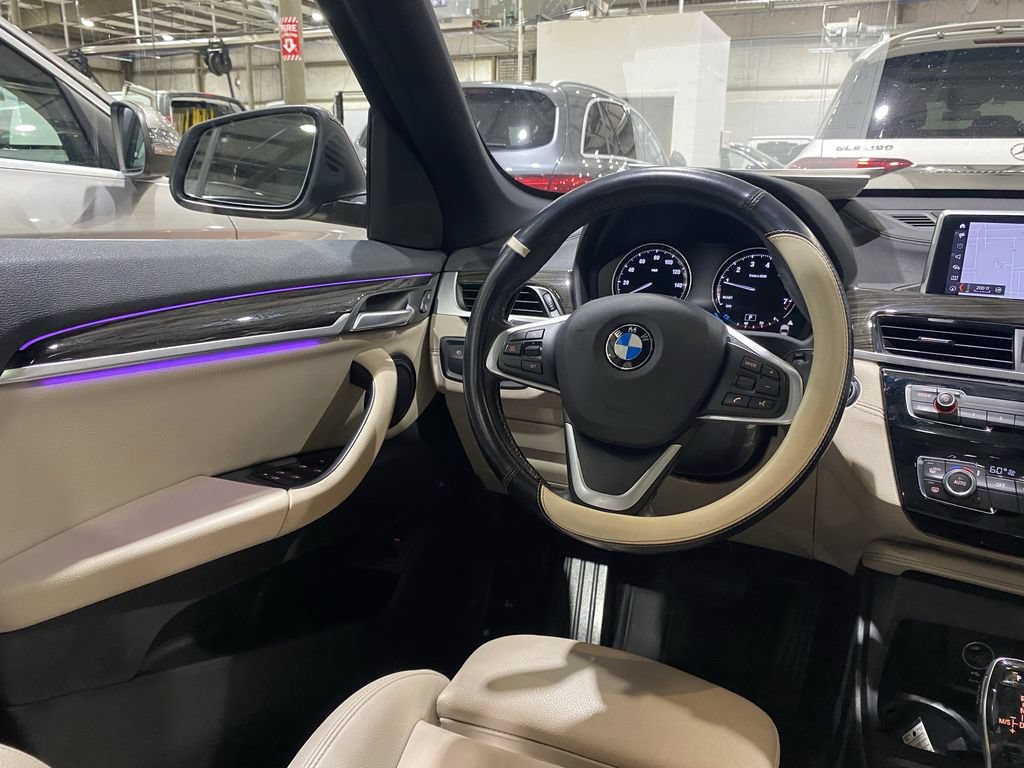 Used 2020 BMW X1 sDrive28i w/ Convenience Package FWD image 3