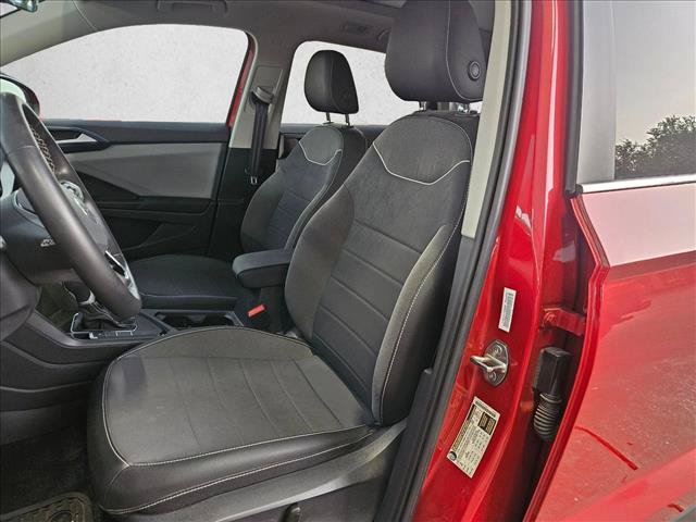 Used 2023 Volkswagen Taos SE FWD image 12