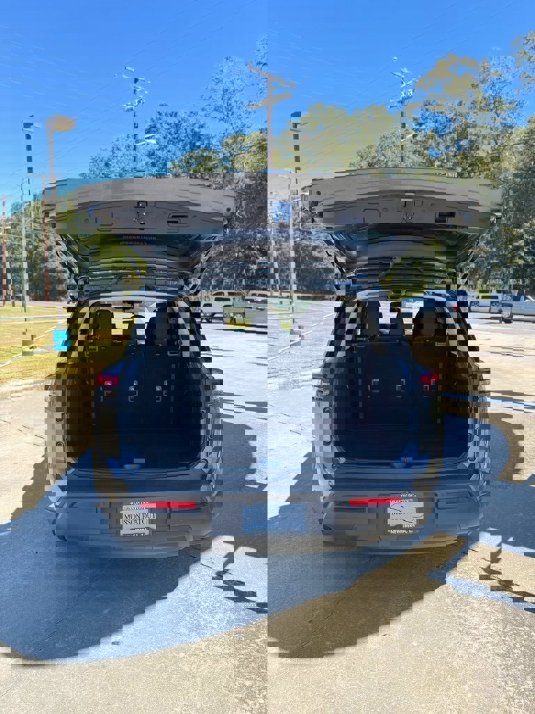 Used 2024 Nissan Pathfinder SV image 6