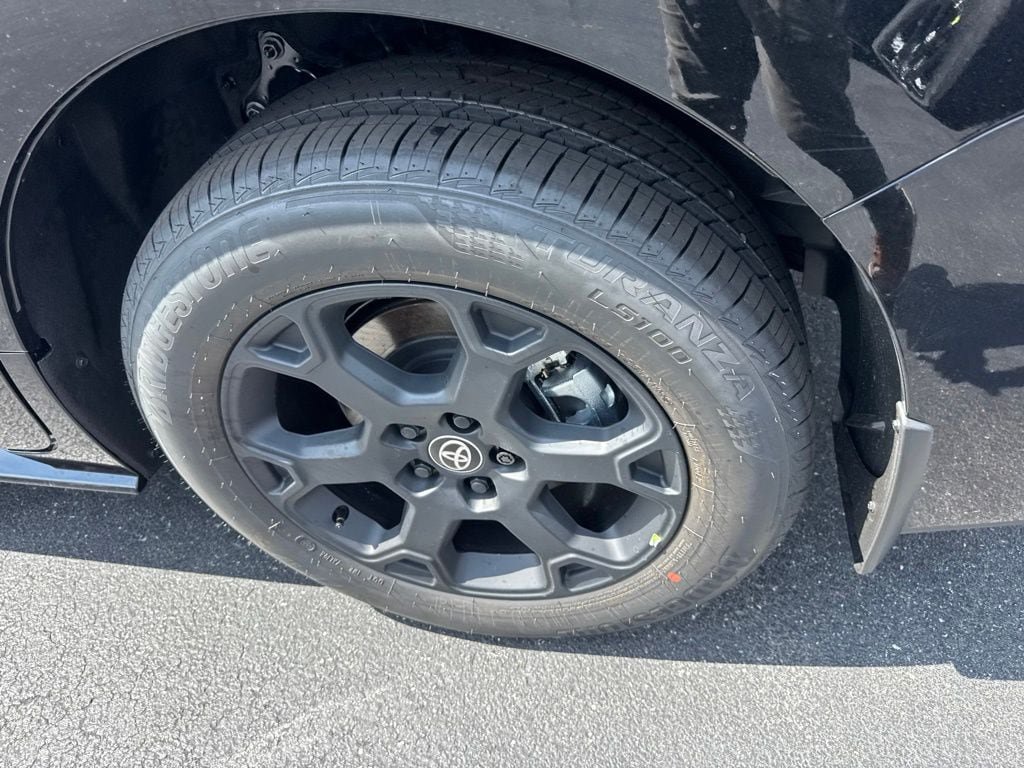New 2026 Toyota Sienna XLE Woodland Edition AWD/4WD image 18