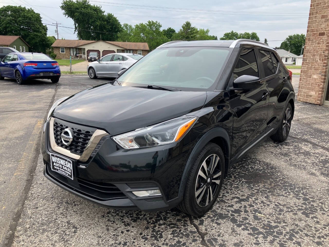 Used 2020 Nissan Kicks SR w/ SR Premium Package FWD image 7