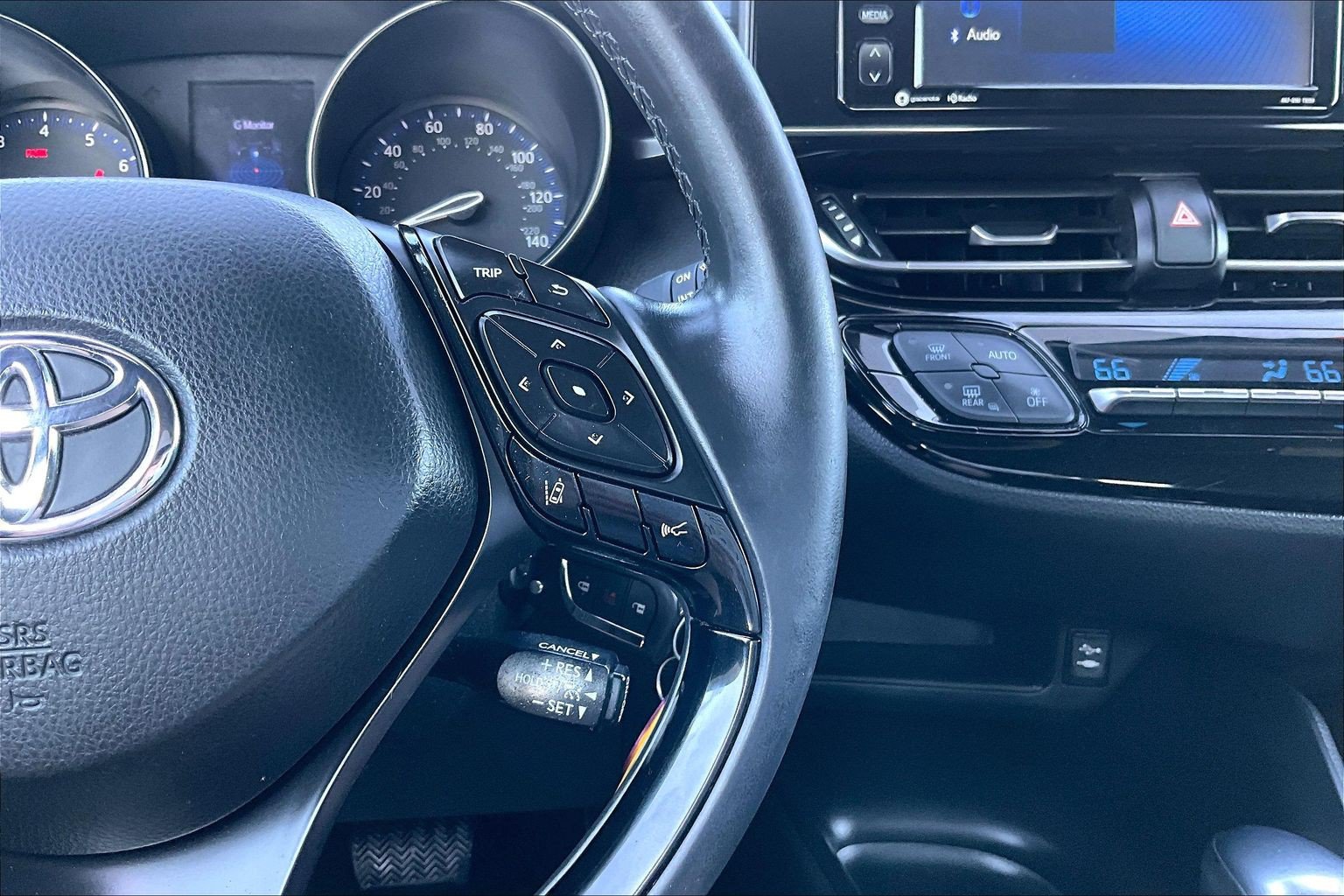Used 2018 Toyota C-HR XLE FWD image 20