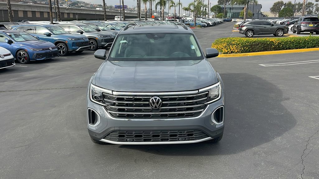 New 2026 Volkswagen Atlas SE FWD image 2