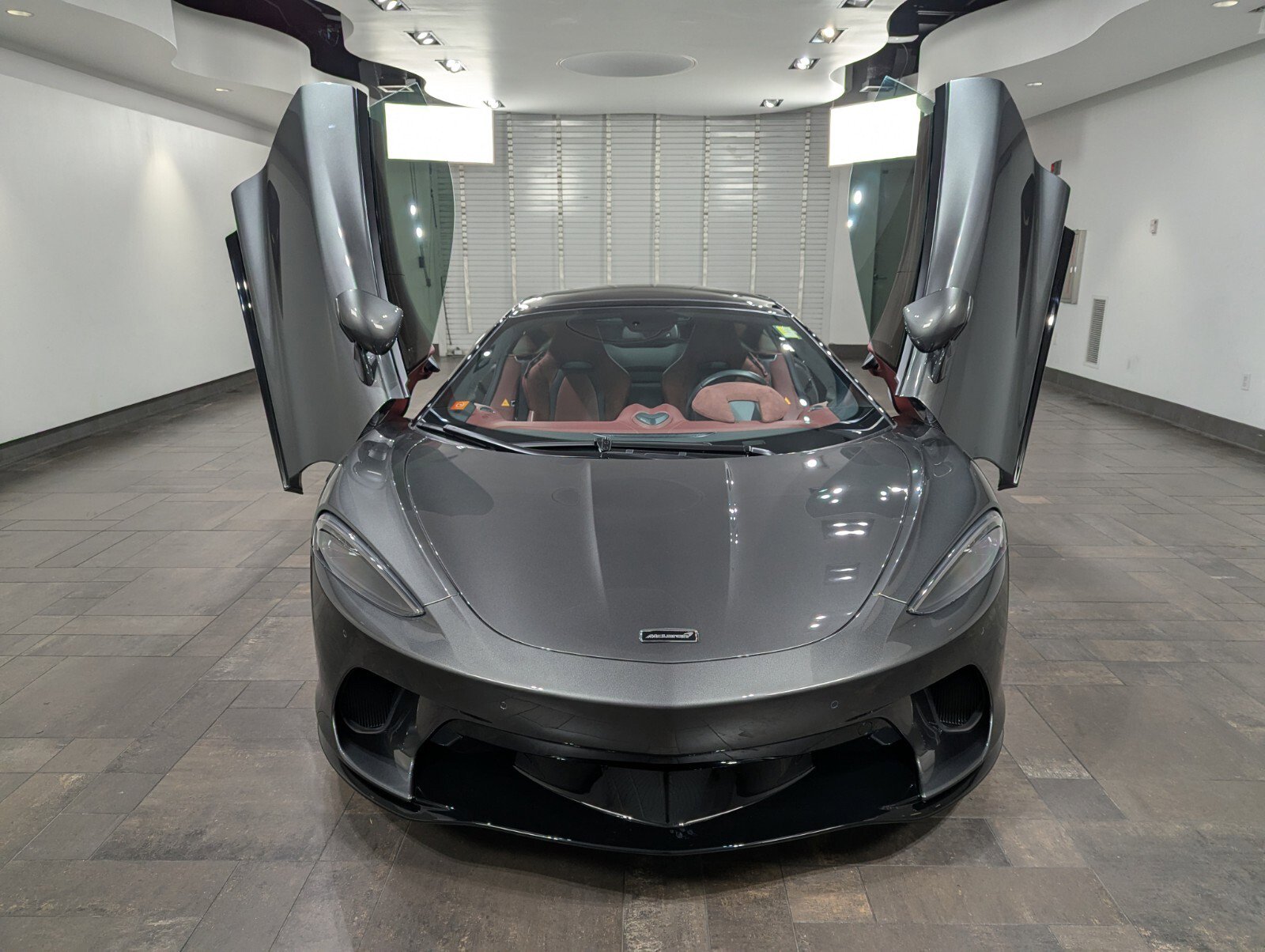 Used 2022 McLaren GT image 21