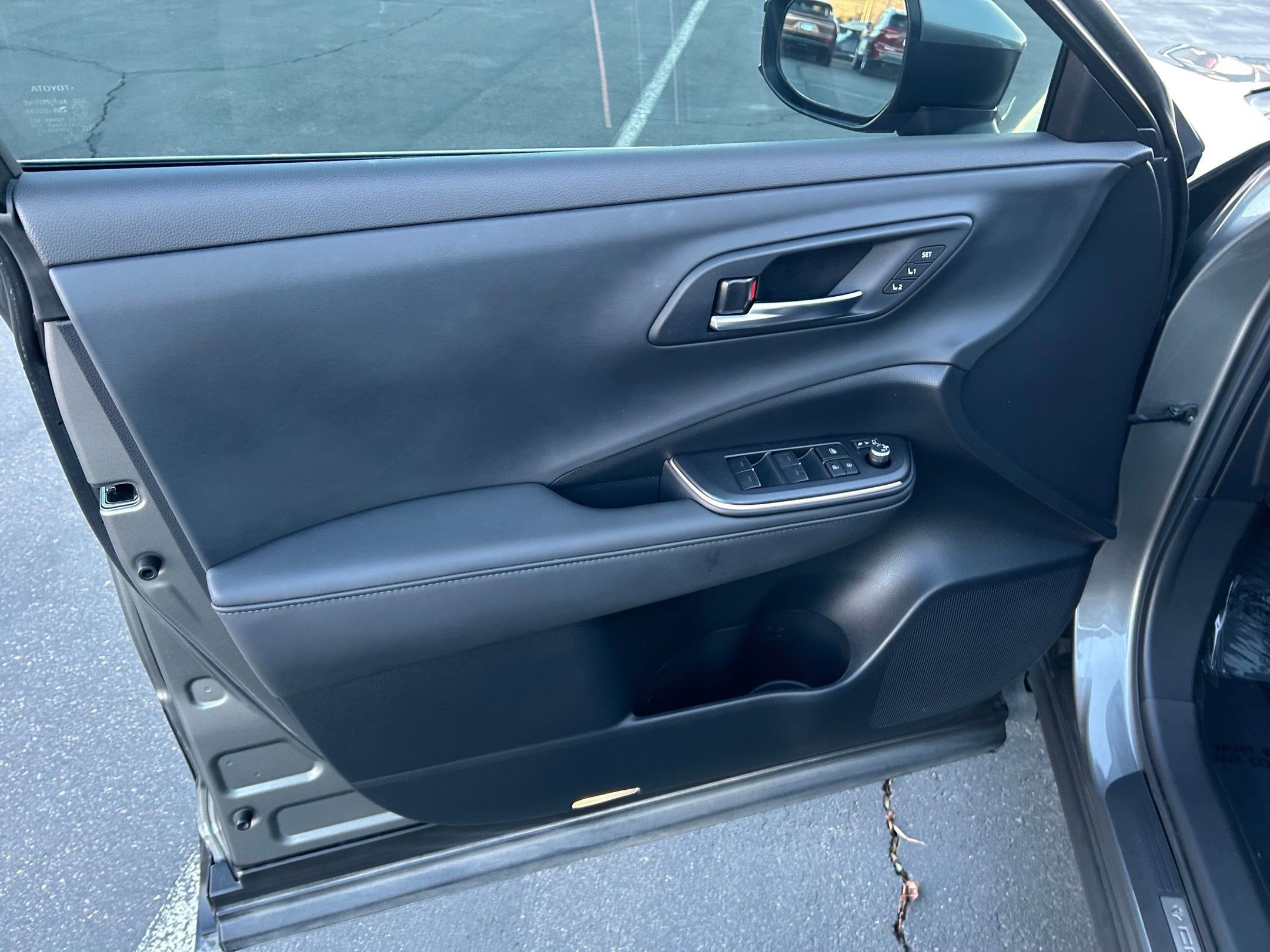 Used 2023 Toyota Crown Platinum image 9