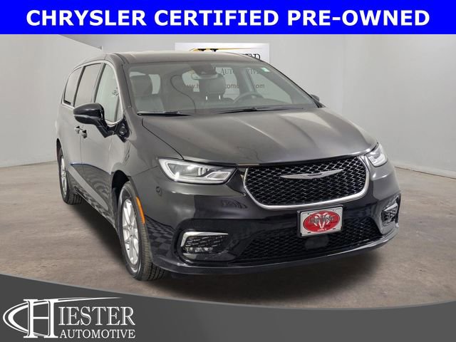 Used 2025 Chrysler Pacifica Select image 1