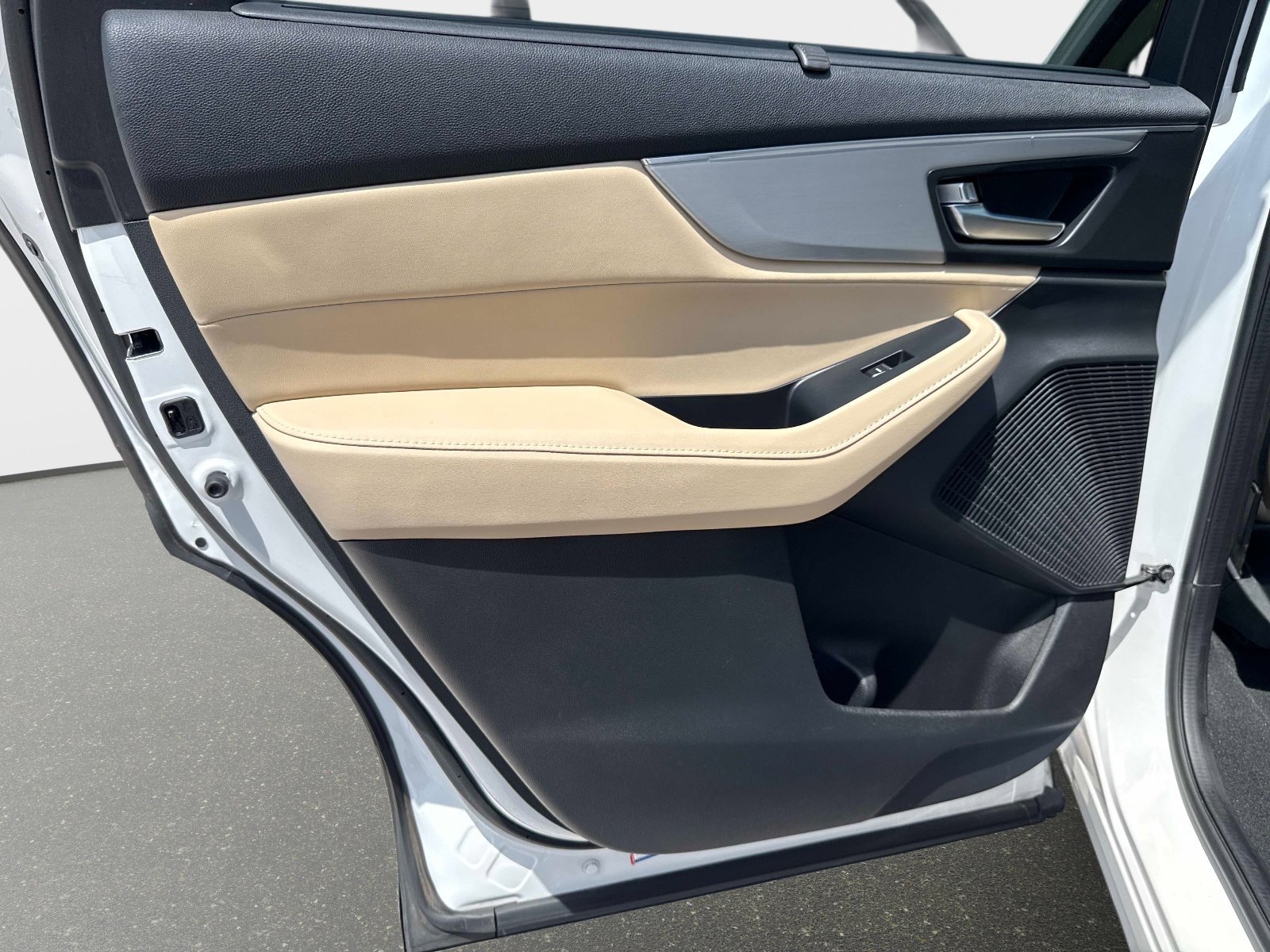 Used 2023 Acura MDX FWD w/ Technology Package image 11