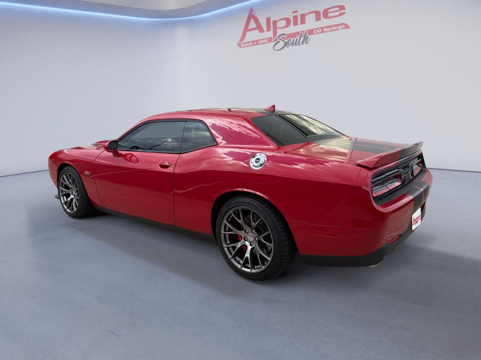 Used 2015 Dodge Challenger SRT w/ Technology Group RWD image 3