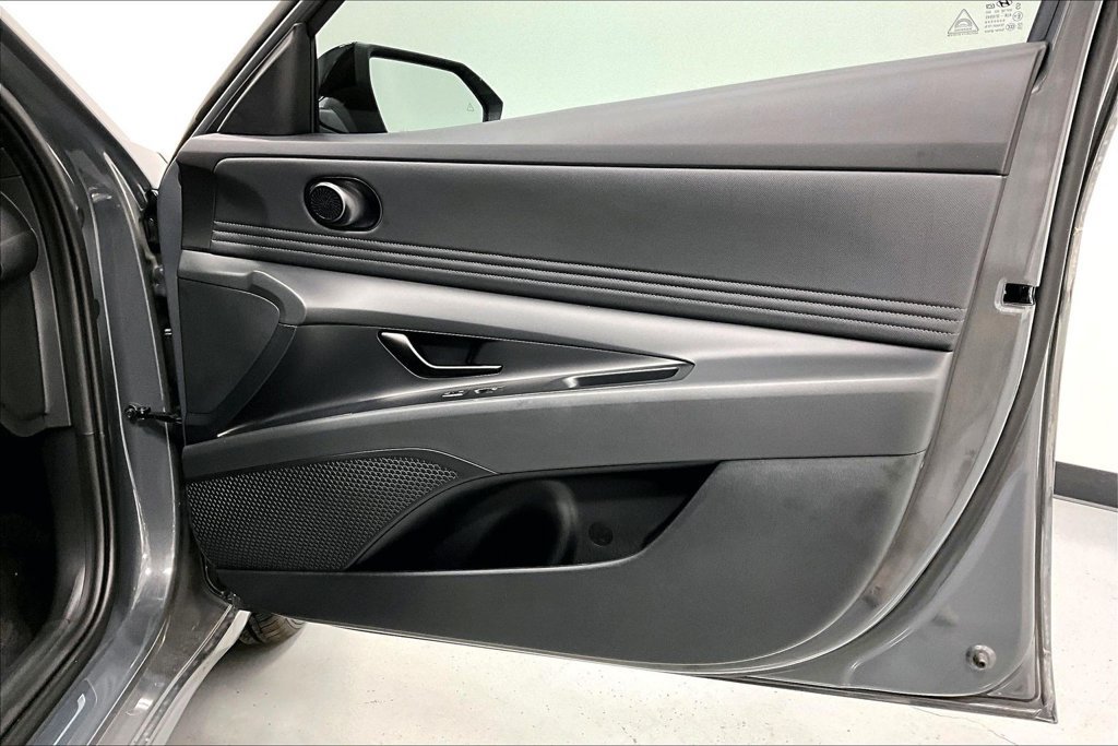 New 2026 Hyundai Elantra SEL Sport FWD image 11