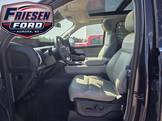 Used 2025 Ford Expedition Active AWD/4WD image 12