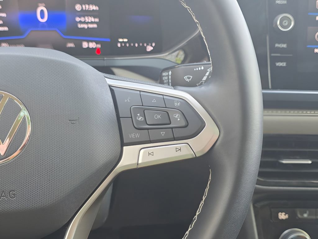 Used 2024 Volkswagen Taos SE image 21