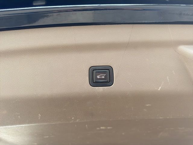 Used 2022 GMC Yukon XL Denali image 21