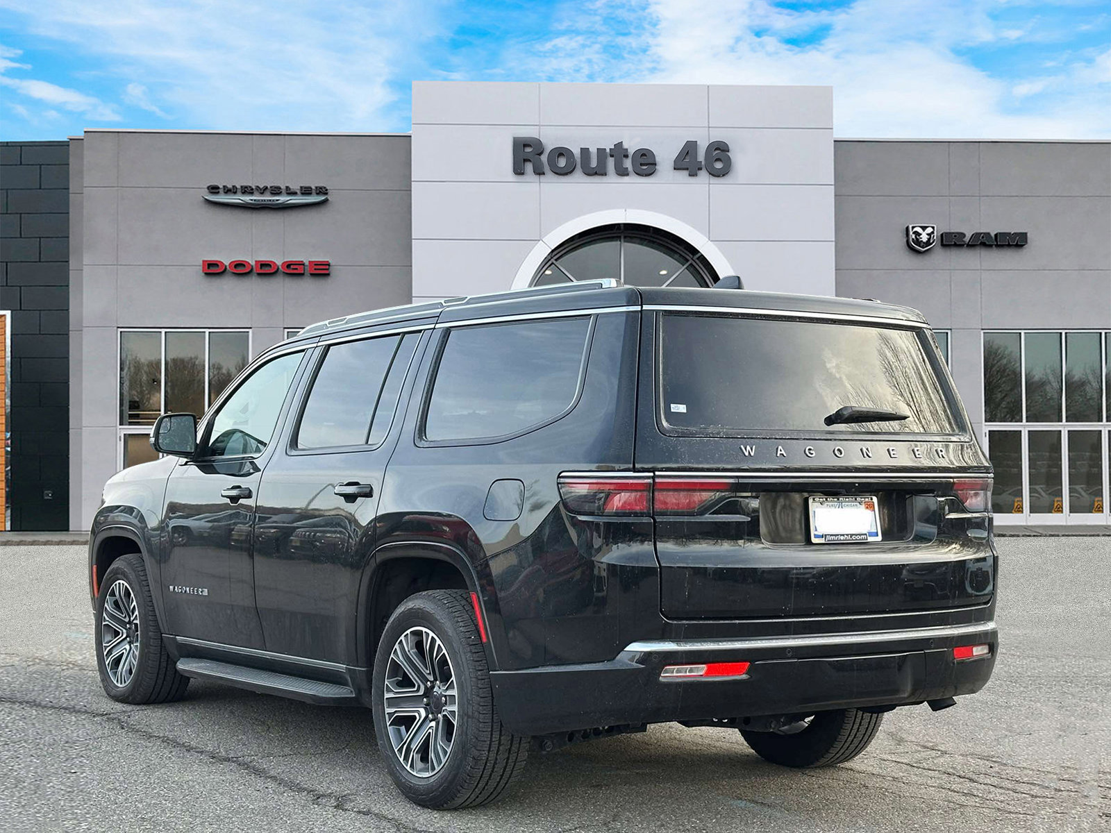 Used 2024 Jeep Wagoneer 4WD w/ Premium Group I image 4