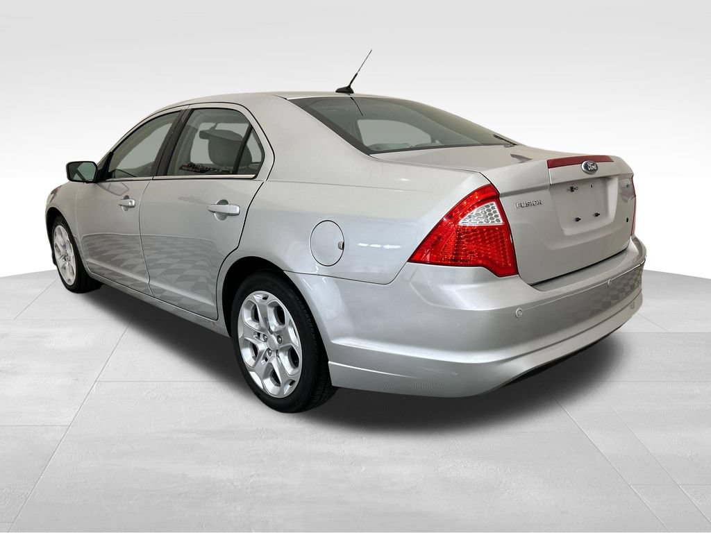 Used 2010 Ford Fusion SE FWD image 3
