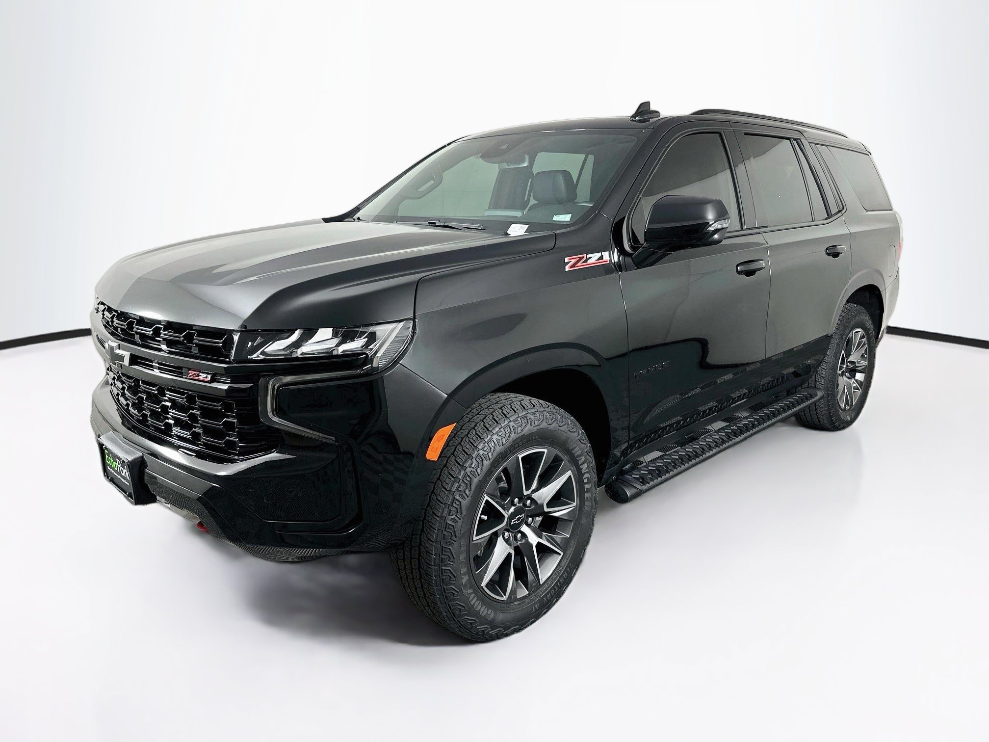 Used 2024 Chevrolet Tahoe Z71 w/ Luxury Package AWD/4WD image 3