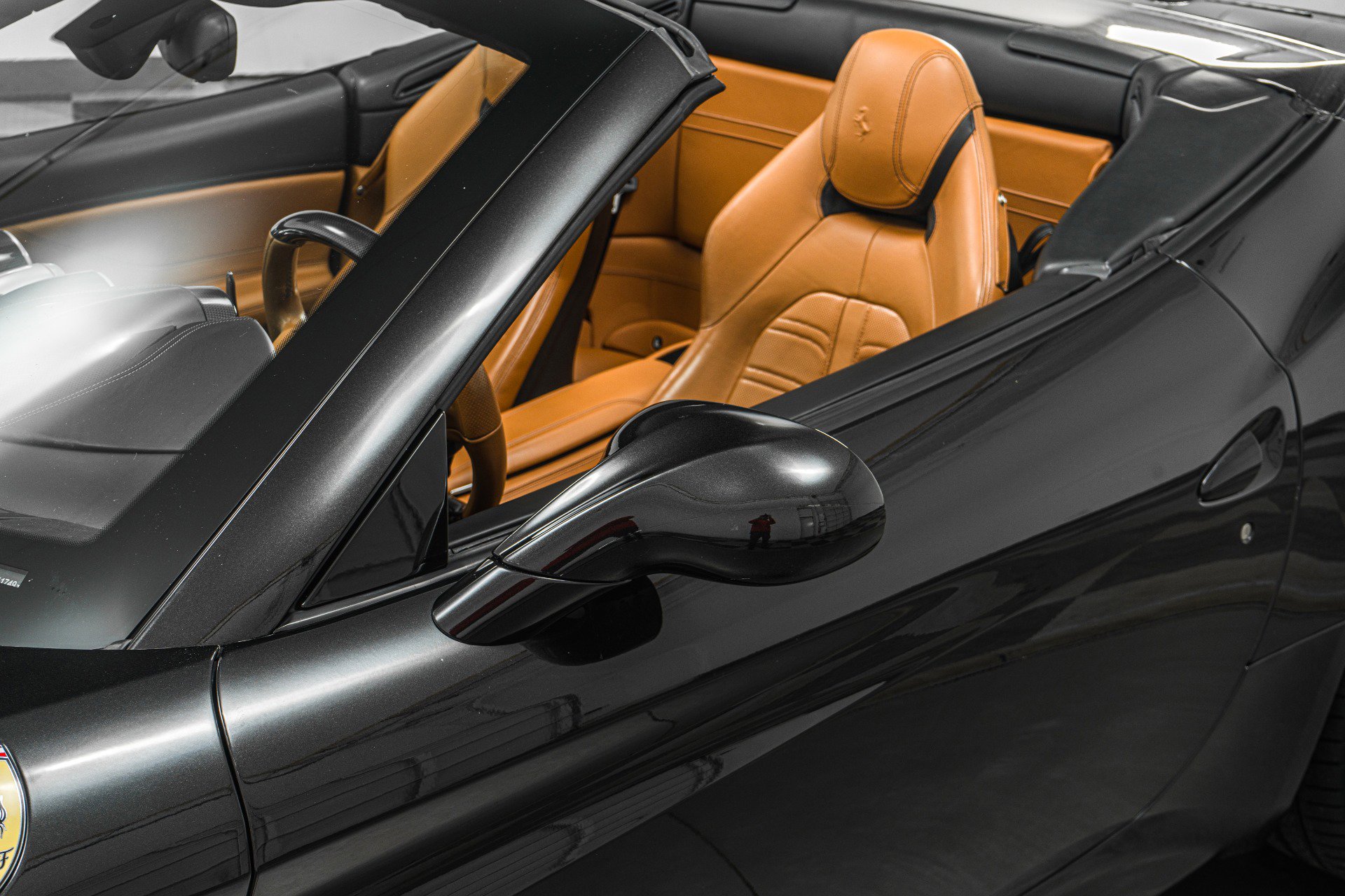 Used 2015 Ferrari California T image 35